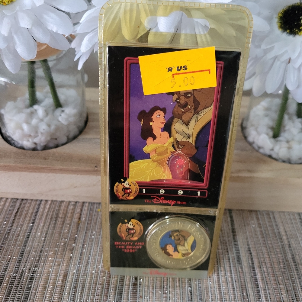 The Disney Store Decades Coin 1991 Beauty & The Beast Coin #14 RETIRED NOS NEW